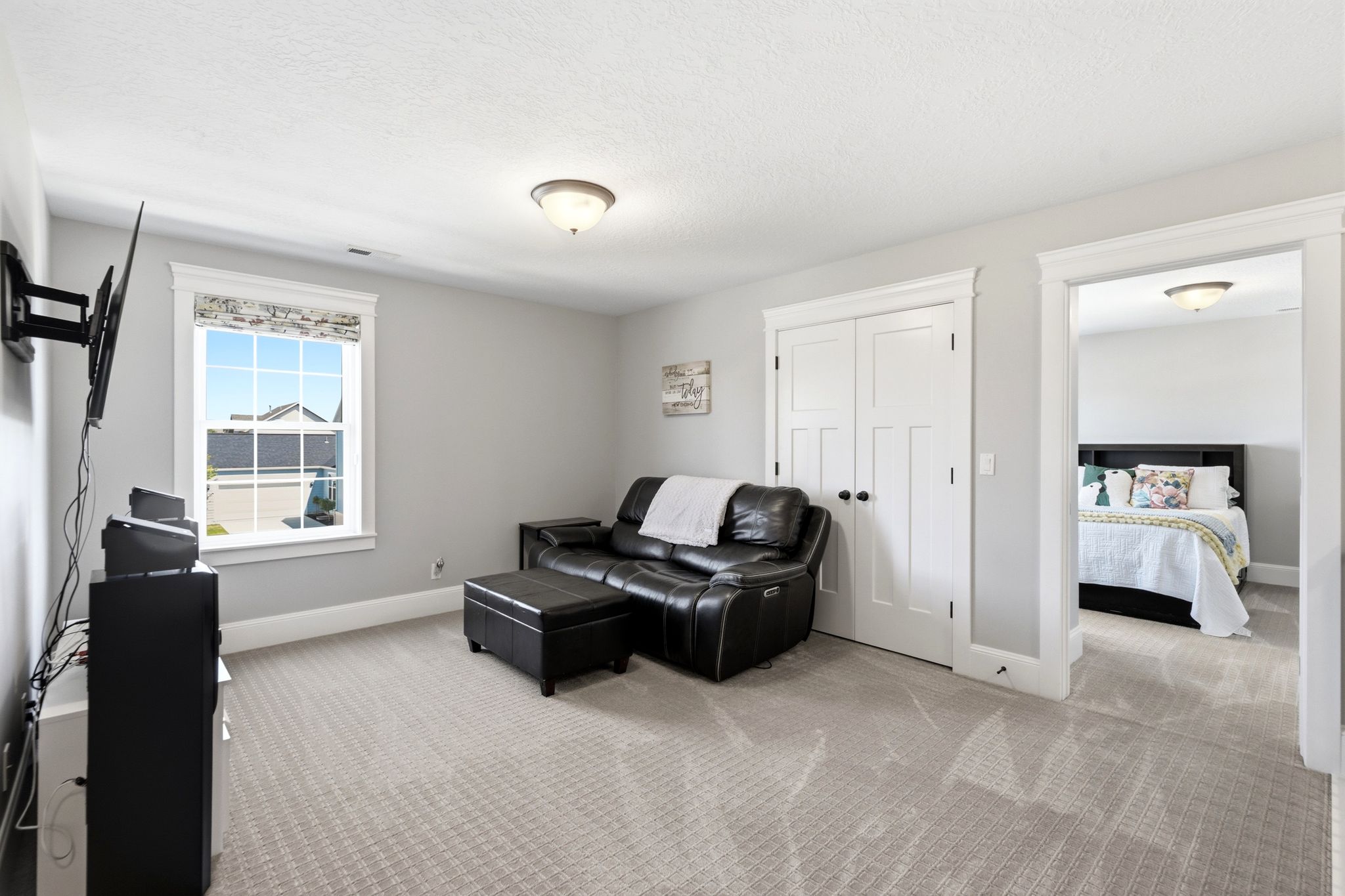 Spacious upper level-2nd family room