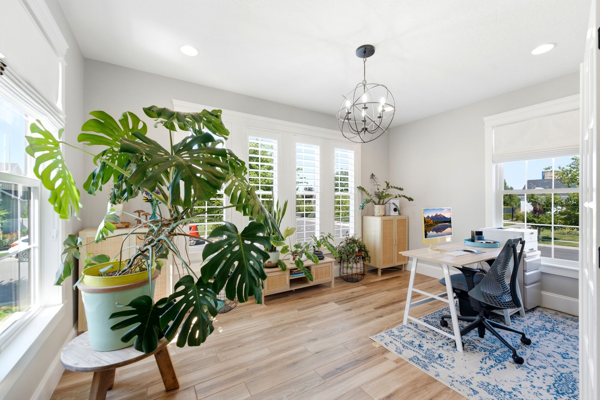 Spacious office off entryway