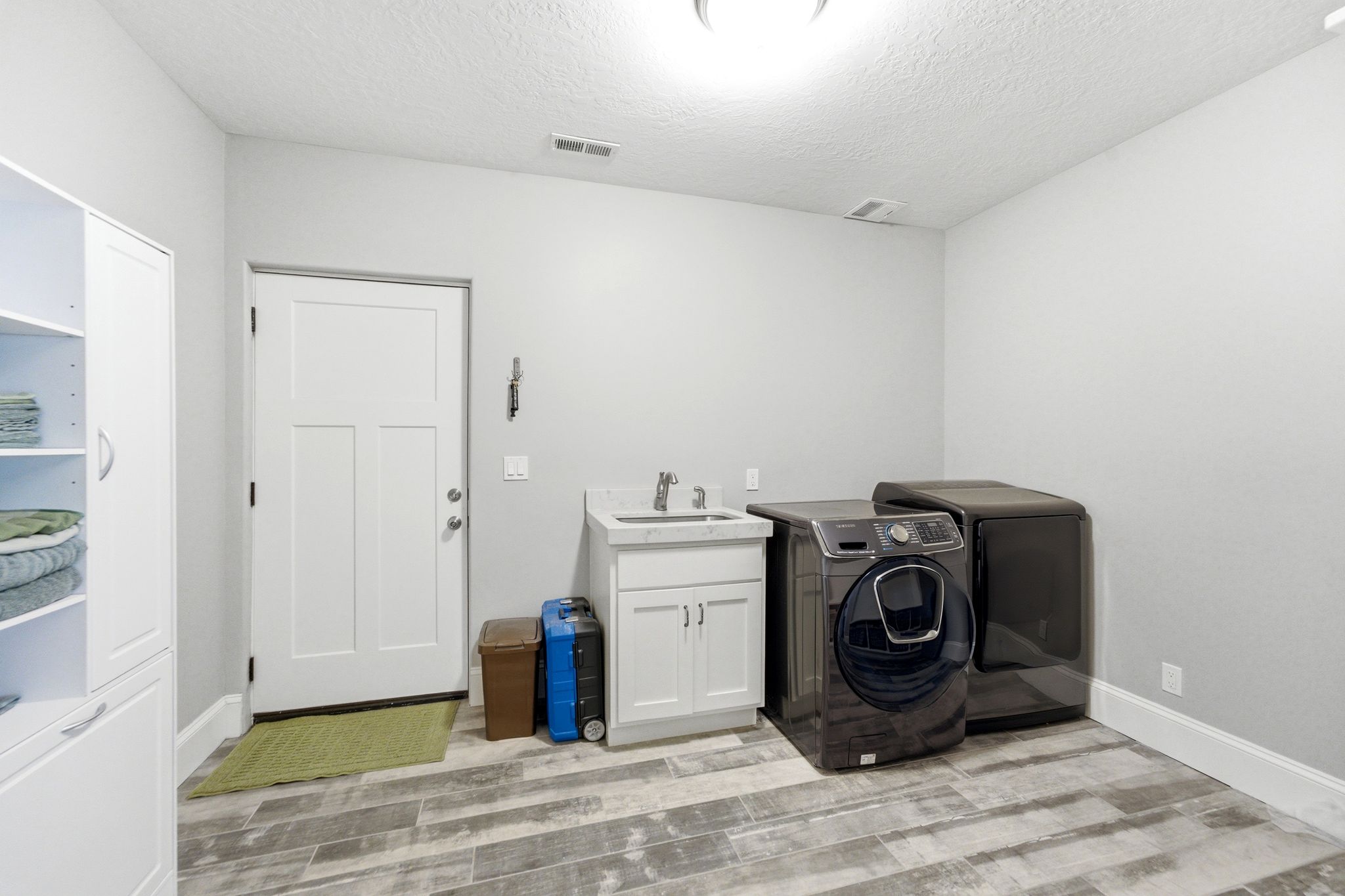ADU-separate entrance and dedicated laundry room