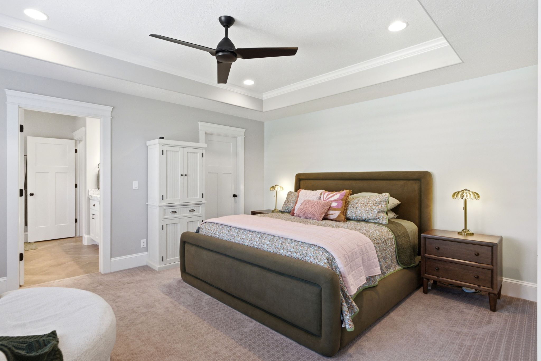Primary suite-2 closets